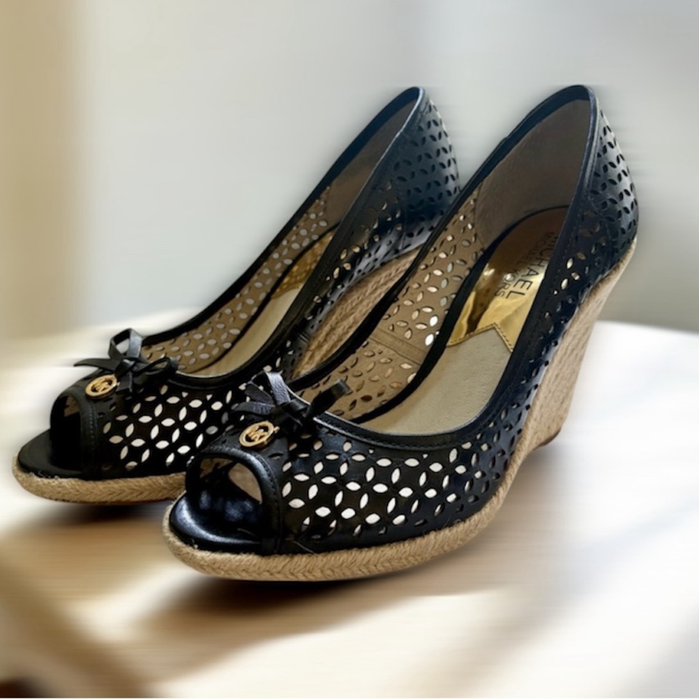 MICHAEL KORS Olivia Black Cutout Wedge Peep-Toe Espadrille Platform Shoes – EUC